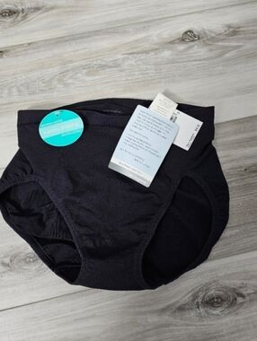 Women’s Black Shaping Briefs - Tummy Shaping Support Sz M